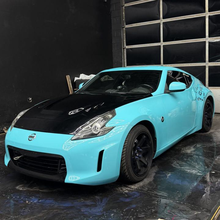 Nissan 370Z: Sky Blue Vinyl Wrap